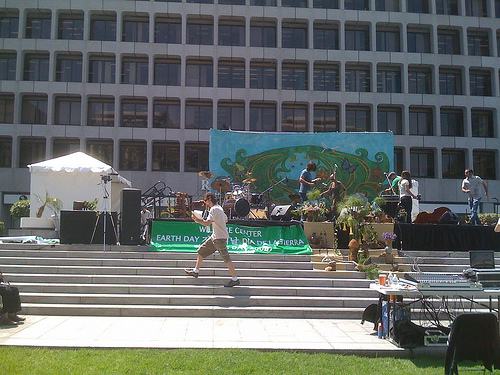 Stage in front of Wilshire Park Place on Earth Day 2009